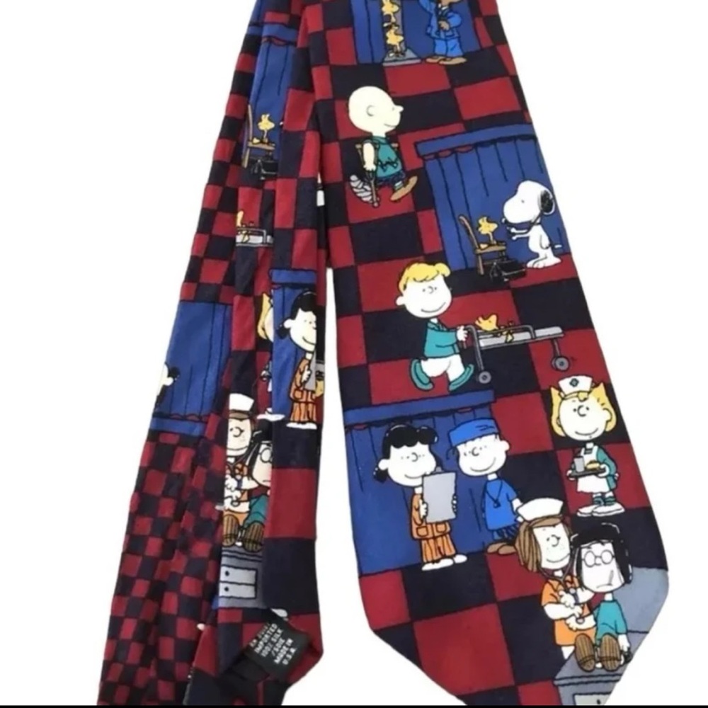 Men Neck Tie Peanuts 100% Silk Snoopy Charlie Brown Cartoon Doctor Nurse Medical